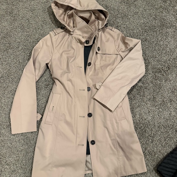 Michael Kors Beige Women's Hooded Trench Coat - Classic Lightweight Outerwear - Picture 2 of 5